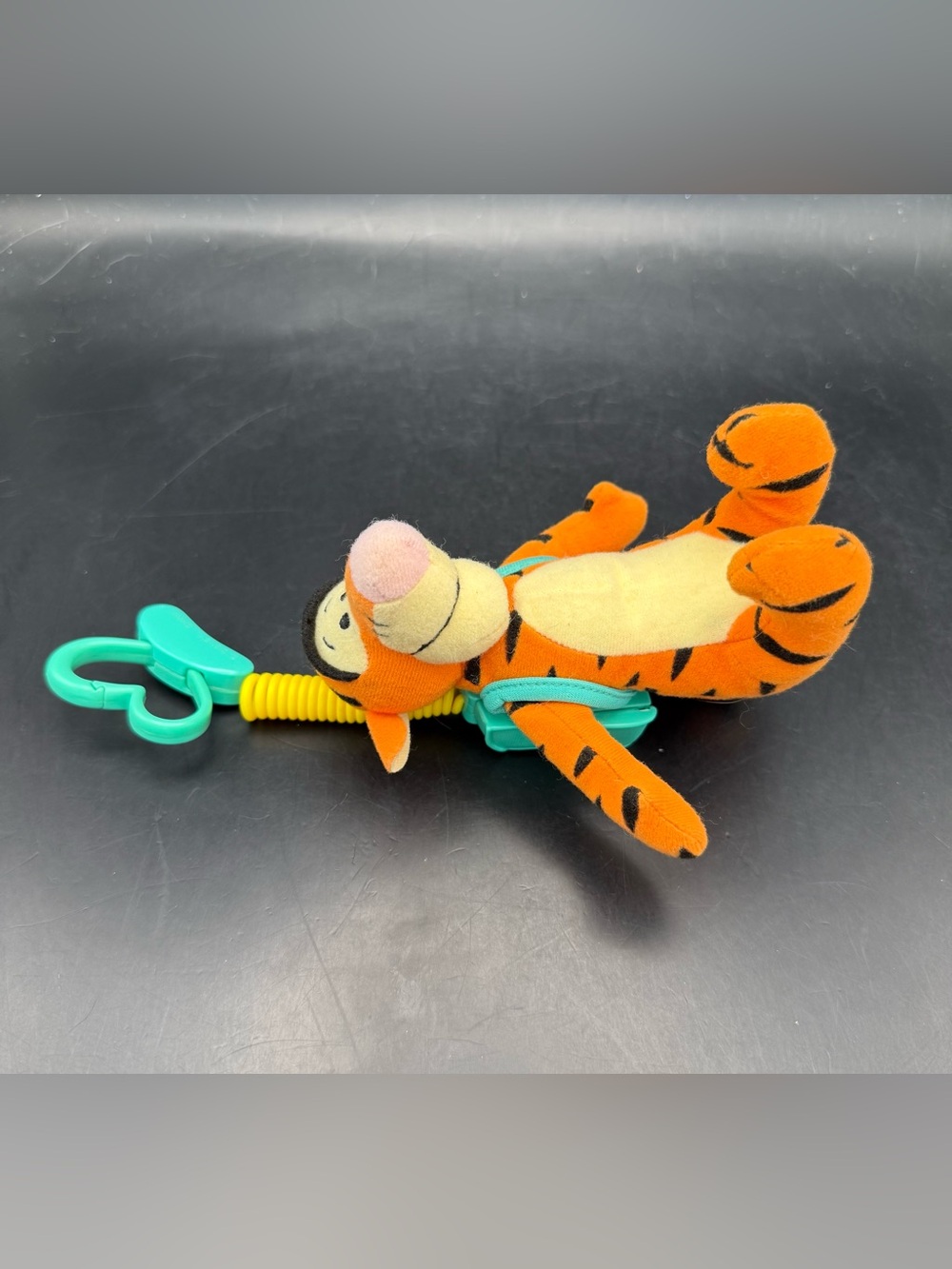 Vintage 2000 Fisher Price Winnie the Pooh Backpack Bouncer - Plush Tigger Clip - Picture 9 of 14